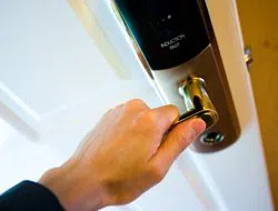 Locksmith Of Downey Downey, CA 562-340-4611 - com-side